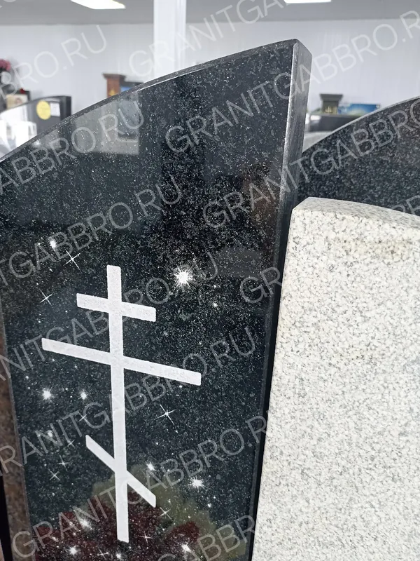 Памятник с крестом на могилу
